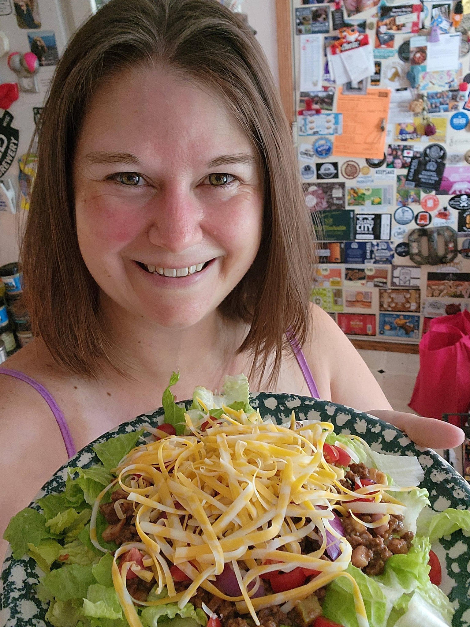 When you're craving a juicy burger but need to add more veggies to your diet...
Make a cheeseburger salad in about 20 minutes! 

Are you Team Lettuce or Team Bun?